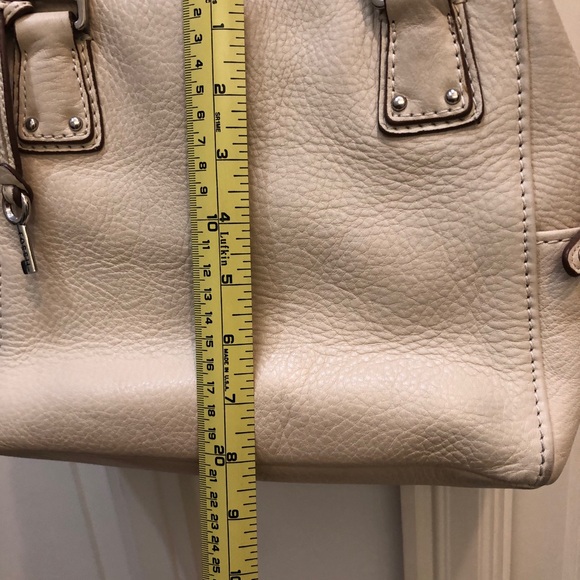 Fossil Purse handbagSoft Creamy Leather Shoulder bag includes strap,  3+pockets - Picture 10 of 17